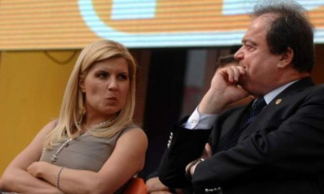 Blaga: Am avut o discuţie înaintea Colegiului cu Udrea. Vom merge mai departe împreună împotriva USL
